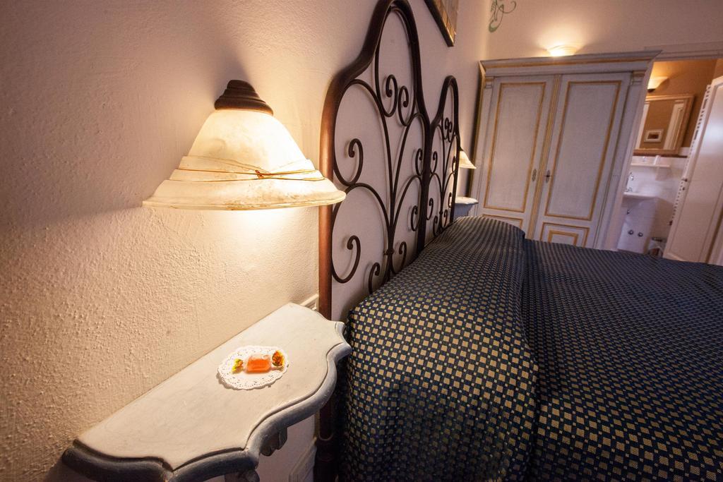 בורגו סן לורנצו Hotel Locanda Degli Artisti חדר תמונה