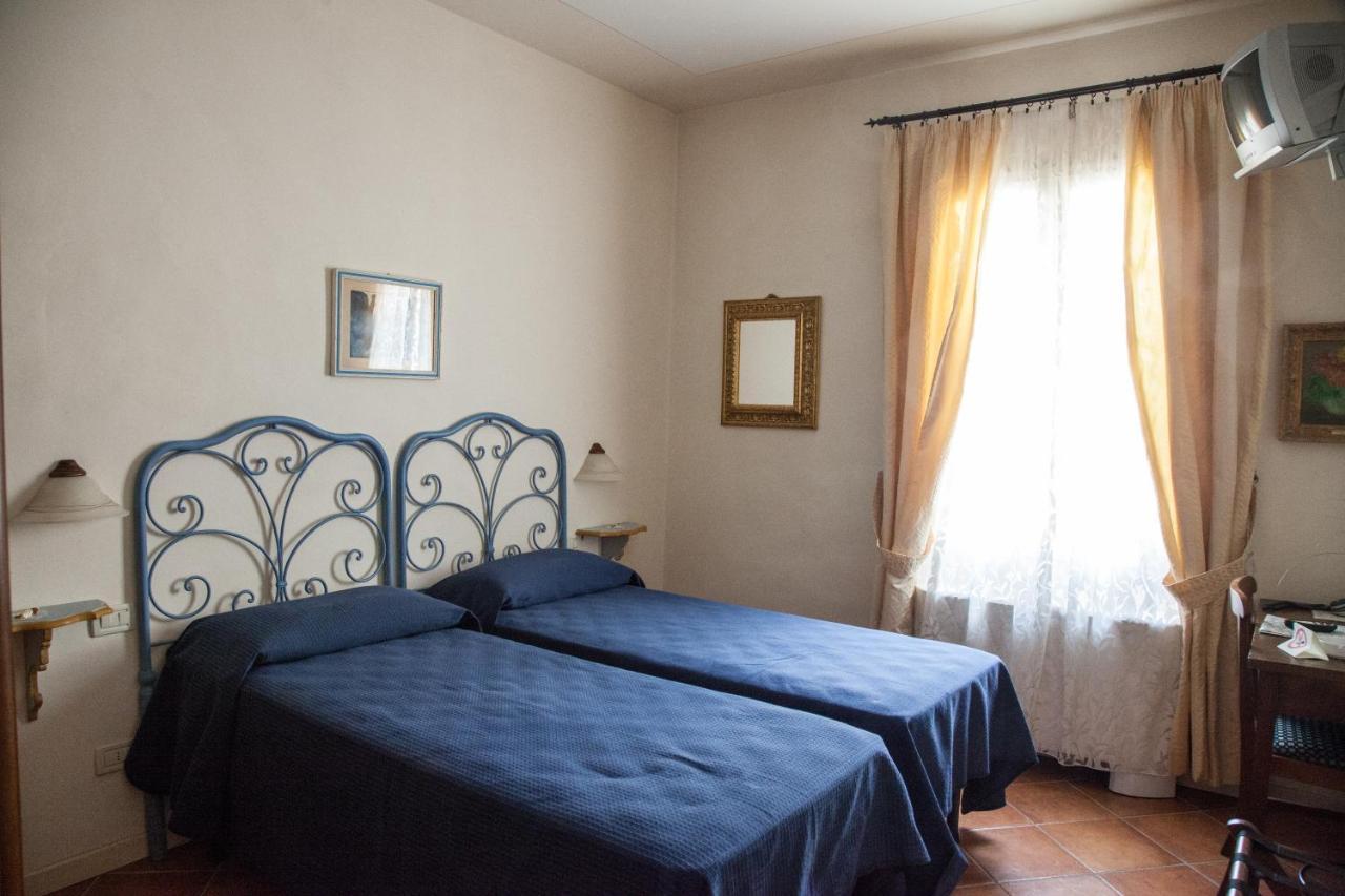 בורגו סן לורנצו Hotel Locanda Degli Artisti מראה חיצוני תמונה